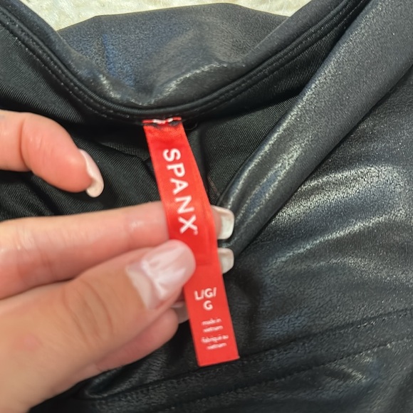 Spanx faux leather leggings - Picture 3 of 3